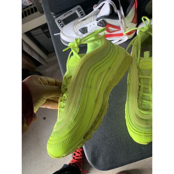 CW7028-700 Nike Air Max 97 SE Retro Triple Volt Green Neon US 10 Women’s Used - Picture 4 of 8